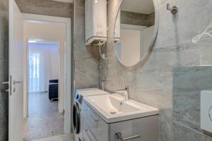 DeLuxe Seaview Apartment KENNEDY I