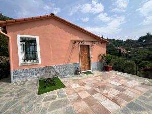 WELCOME RIVIERA - Casa Maria Casa Indipendente in Collina con vista ,98 Gradini per raggiungerla a scendere e salire, Wi-Fi Gratuito Incluso