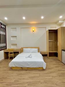 Spacious studio with a large balcony in Thao Dien R02