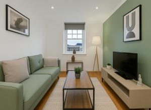 Delightful 2 Bed Flat near Old Street Station - 4hvězdičkové hotely ve městě Londýn