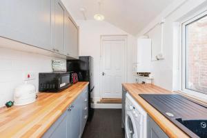 4 Bedroom House For Corporate Stays in Kettering