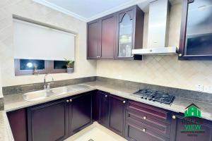 Souk Al Bahar connected to Dubai Mall, Burj khalifa Partial View Dream View Holiday Home Rental