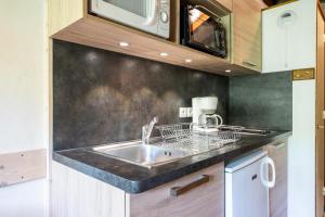 Studio 11 - Les Warrens