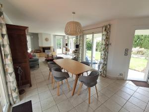 Villas Villa au calme, jardin, piscine, jacuzzi : photos des chambres