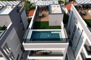 K3-Penthouse with sea view and heated pool