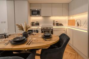 The Hidden Suite - 4BR Townhome Roof Top