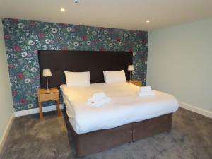 Two-Bedroom Suite with Sea View room in The Portpatrick Hotel
