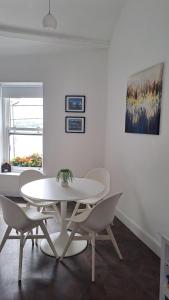 1A Cathedral Place - Cathedral Townhouses Cobh