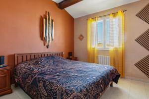 Maisons de vacances La Maison Ensoleillee - Avec jardin et terrasse : Maison 3 Chambres