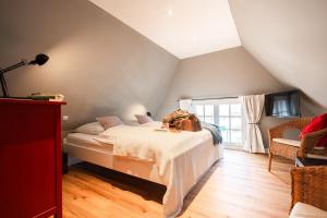 Weiße Kate Gut Priesholz