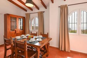 Los Lobitos by Aguilarent