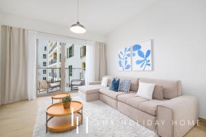 LUX The Le Pont Sea View Suite