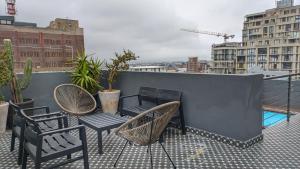Cape Town City Centre 3 Bed Penthouse with Pool and free parking Family Friendly