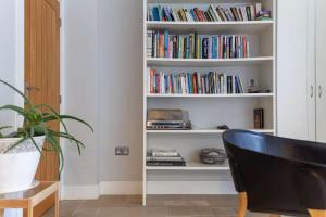 Beautiful light filled apartment in London