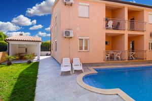 Apartments Edin 1359