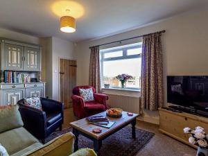 2 bed in Shereford KT156