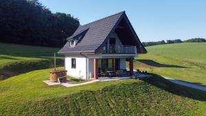 W Sercu Kotliny - luksusowe wille 8 osobowe z balią opalaną drewnem i widokiem na góry