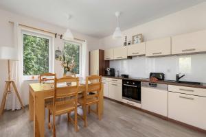 Gryfa Pomorskiego Spacious Apartment Close to the Beach by Noclegi Renters