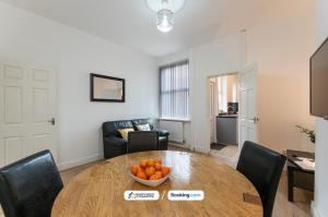 Leigh Short Stay 3 Bedroom House