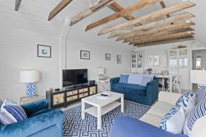 Seashells-Stylish Coastal Living