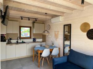 KORALIA Domki Standard z basenem