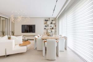 Luxury Villa with Pool and Garden 4BR The Springs