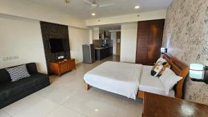 Siddha Xanadu Studio