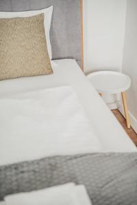 70 m2 Central Westbahnhof Apartment