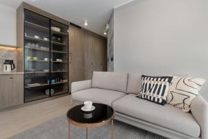 Riverside Stay Apartments with Water View by Noclegi Renters