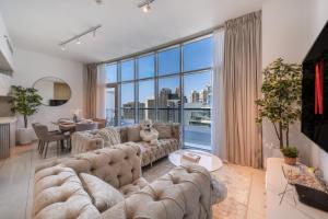 Stunning Views Spacious 3BR Dubai Marina