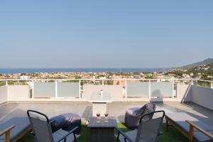 Horizon Luxury Living Breathtaking Seaview Minutes from the Airport