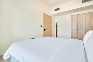 One Bedroom Apartment in Binghatti Avenue by The S Holiday Homes