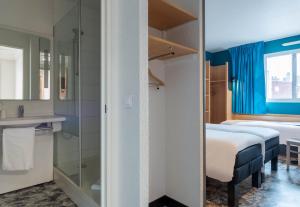 Hotels B&B HOTEL Amiens Centre Cathedrale : Chambre Triple