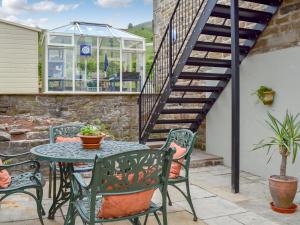 Alphin Apartment