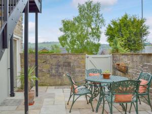 Alphin Apartment