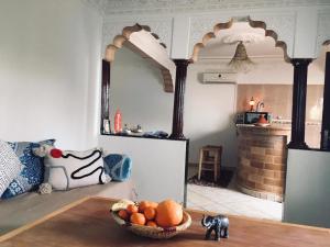 Banana beach house with garden!