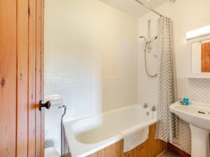 Stable Cottage - 26032