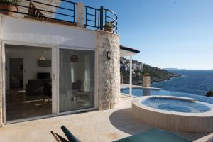 Monix Homes-Villa Deniz - Stunning Seaview