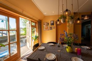 Het Voorhuis, group accommodation on the Frisian Lakes