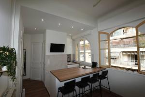 Nice Signature Trachel