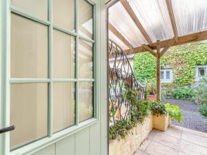 Honeysuckle Cottage- Uk45594