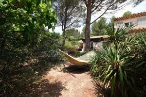 magnificent detached villa with heated swimming pool and jacuzzi, in aureille, in the alpilles – 8 people