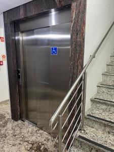 Flats completos e aconchegantes a menos de 1 quadra do Hospital de Clinicas de Porto Alegre