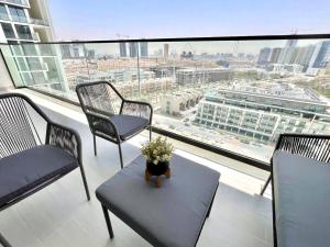Cozy 1br In Jvc Pool, Balcony & Free Parking