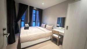 Paradise condo-perfect location