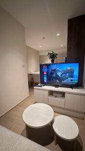 Paradise condo-perfect location