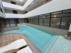 Paradise condo-perfect location