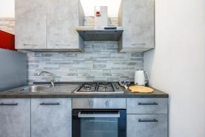 Red Comfort Flat near Garibaldi Station