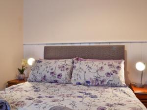 Rhonas Cottage