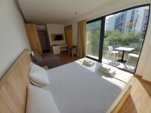 Triple Room with Balcony room in Hotel Ksamili